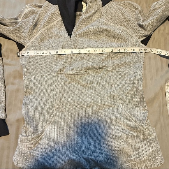 Lululemon base runner 1/2 off-center zip pockets black grey pattern - Picture 10 of 11